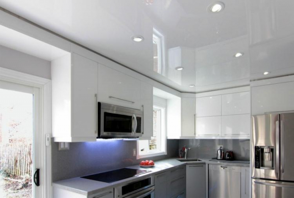 Социальная скидка на натяжные потолки